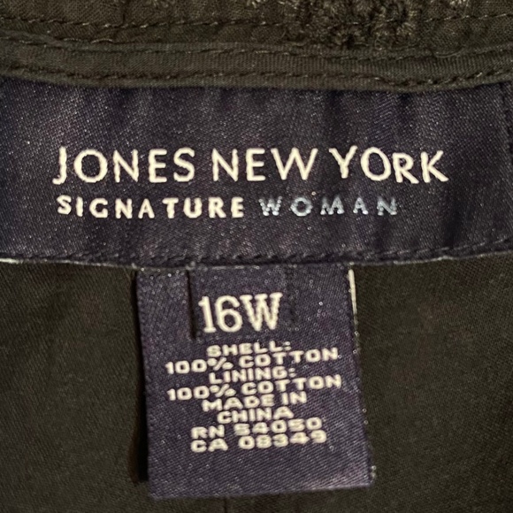 Jones New York Black Floral Eyelet Capri Pants Women's Plus Size 16W - Picture 9 of 9